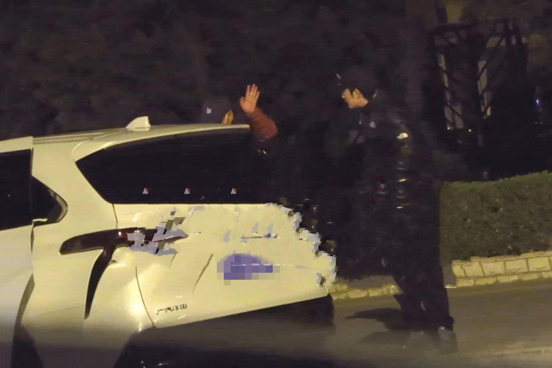 陈小艺|55岁陈小艺外出聚餐,导演老公坐轮椅跟随,出轨多次仍获老公原谅