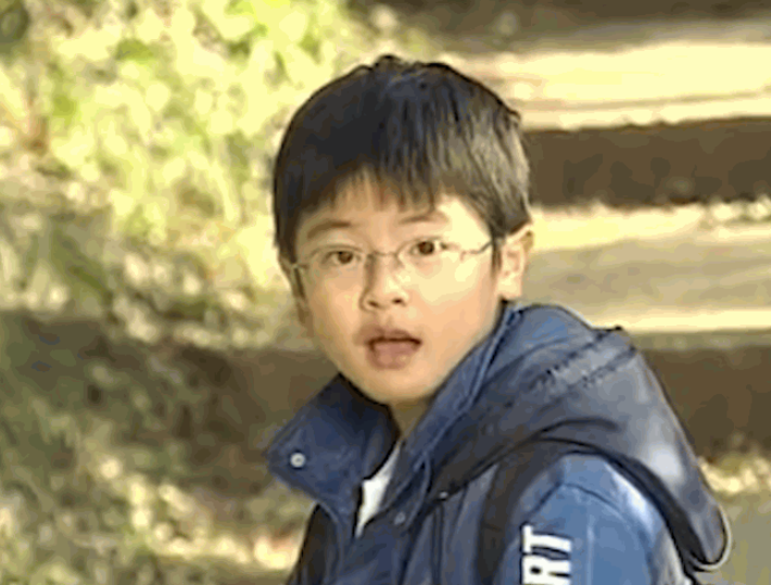 知名童星转行成跨国集团经理！34岁成熟又帅气，妹妹曾是TVB演员