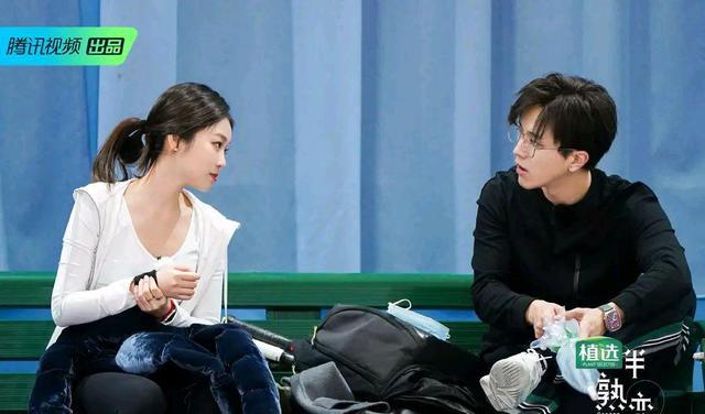 半熟恋人2|《半熟恋人2》越来越磕不动cp了,没有一对线下牵手成功