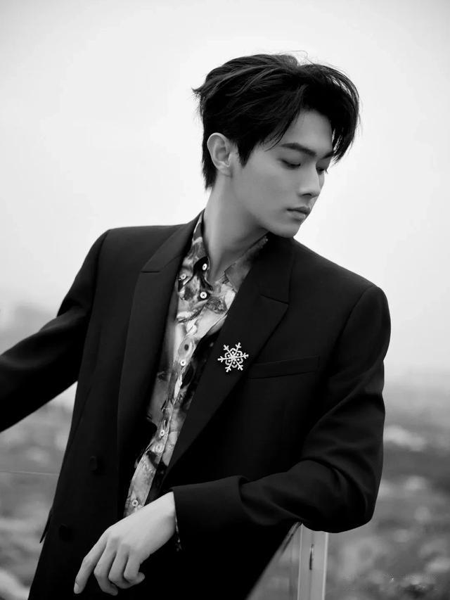 11.1娱乐瓜:王一博杨紫成毅白鹿许凯娜扎张彬彬张晚意梁洁宋轶