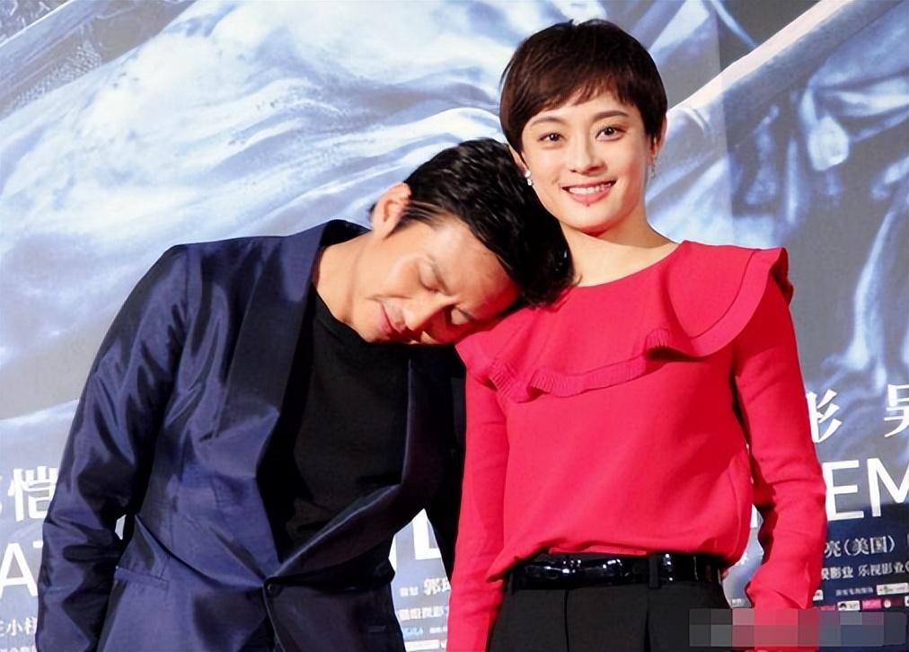 邓超孙俪捐赠甘肃灾区物资引发热议：被曝“铁公鸡”？