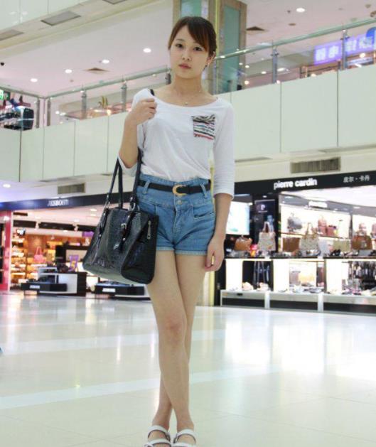 李连杰|李连杰之女李思近况:父母离婚对其影响很大,如今34岁仍然未婚