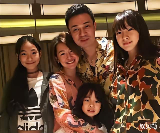 小S|娱记曝小S为女儿找干爹、干哥哥,新年刚赚了两桶金,口碑就臭了