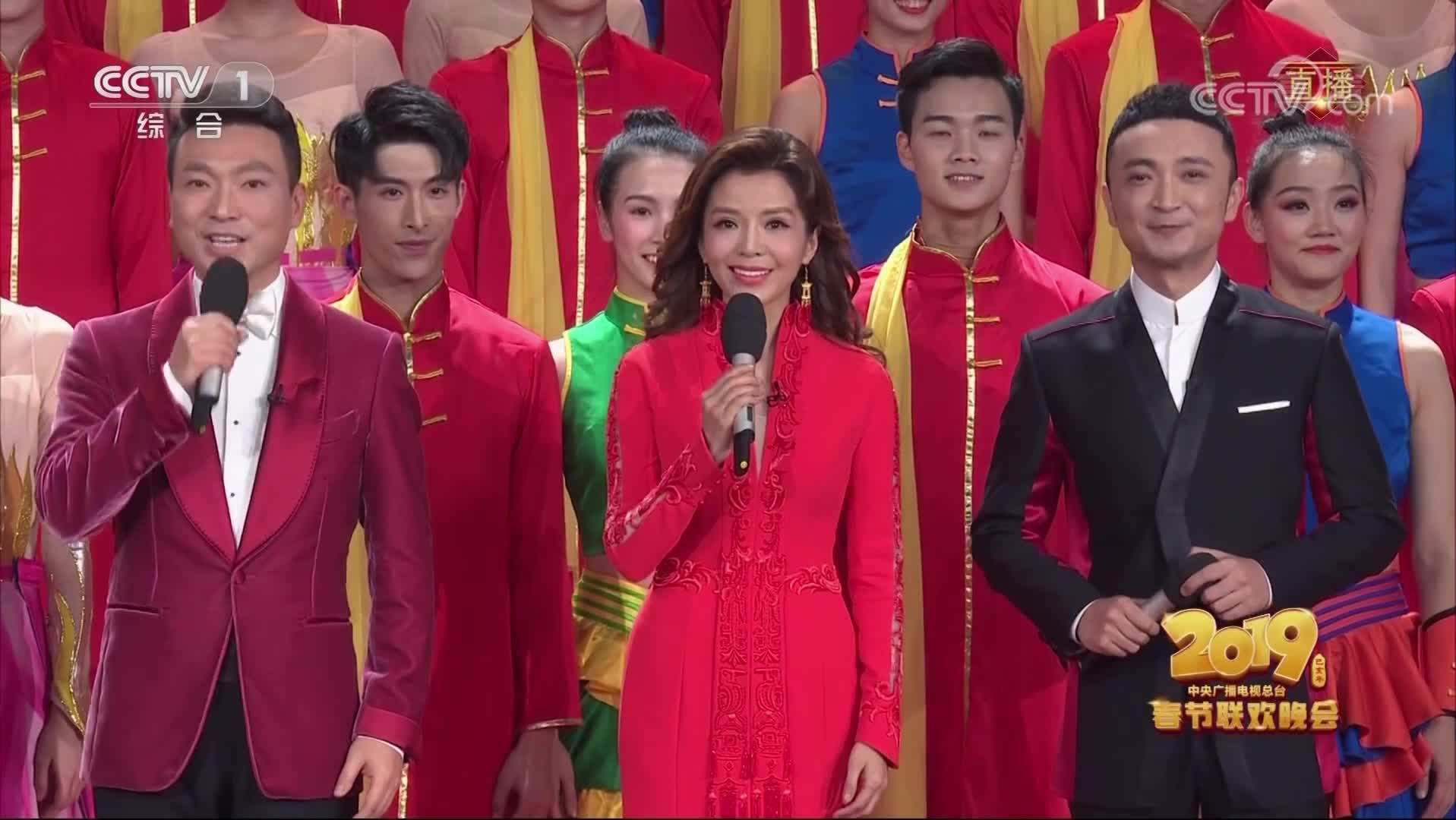 央视春晚|不敢想象，他们竟然主持了这么多届春晚？你知道前十名都是谁吗？