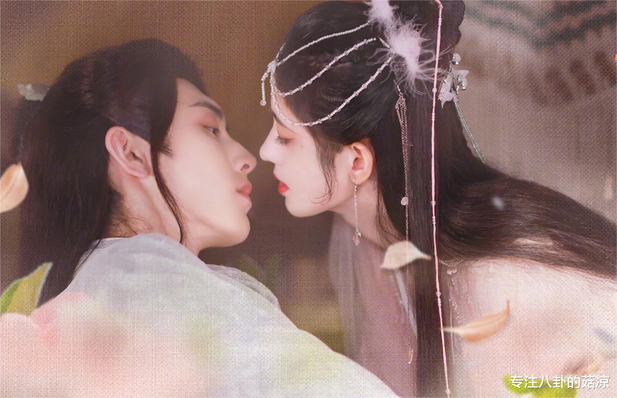 该剧由鞠婧祎,郭俊辰搭档出演,这部剧的妆造真的很不错,尤其是鞠婧祎