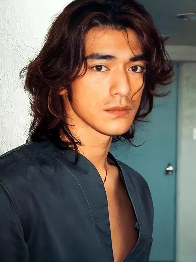 戈伟如|情断金城武，两次甩富豪老公净身出户，这个女人太狠了