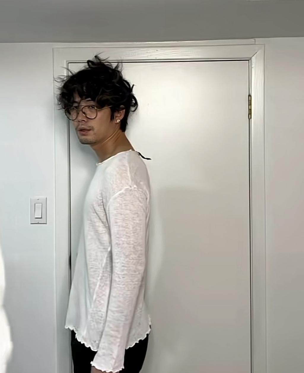 陈学冬|陈学冬睡醒后模样邋遢,妆后判若两人,已摆脱轮椅正常行走