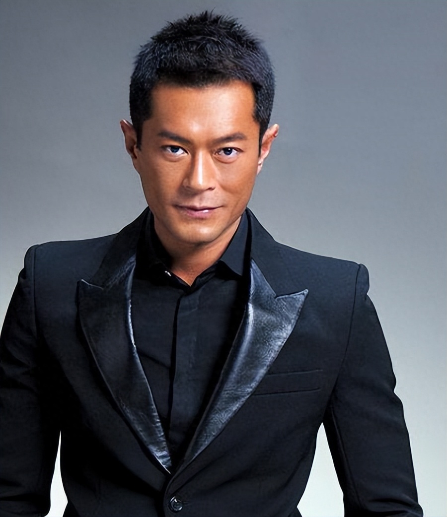 古天乐摆宴60桌高调庆生，古妈妈佩戴红色珠宝项链心情佳