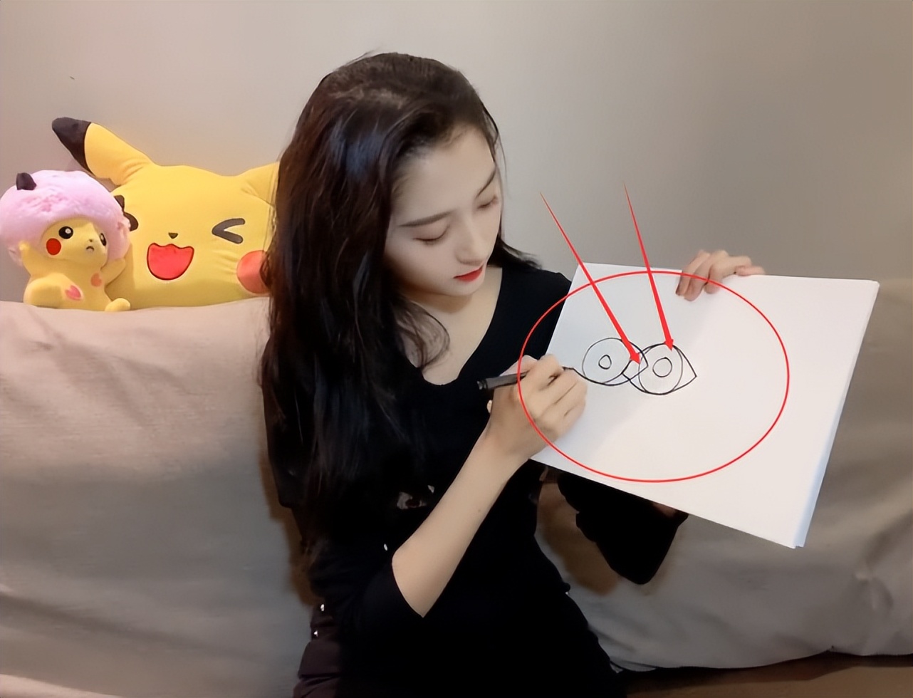 “关晓彤字体”入书法展了,不愧是北电第一名,听听内行人评价