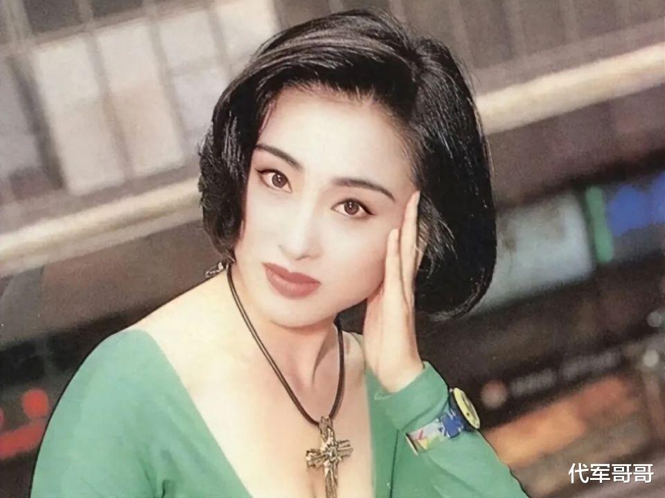 揭秘55岁张敏与小10岁老公的幸福婚姻生活