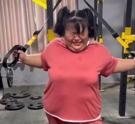 2个月暴瘦57斤,312斤女网红减肥营离世,父亲发声:已协商好赔偿