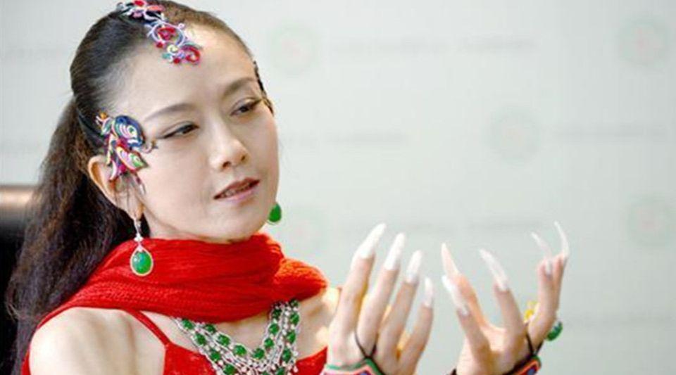 |杨丽萍新孔雀舞被吐槽:没有毛的孔雀连鸡都不如,简直辣眼睛!