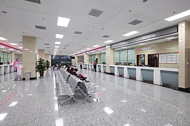 中美医疗差距有多大?作家赴美抗癌十年:卖掉一套房,花费数百万