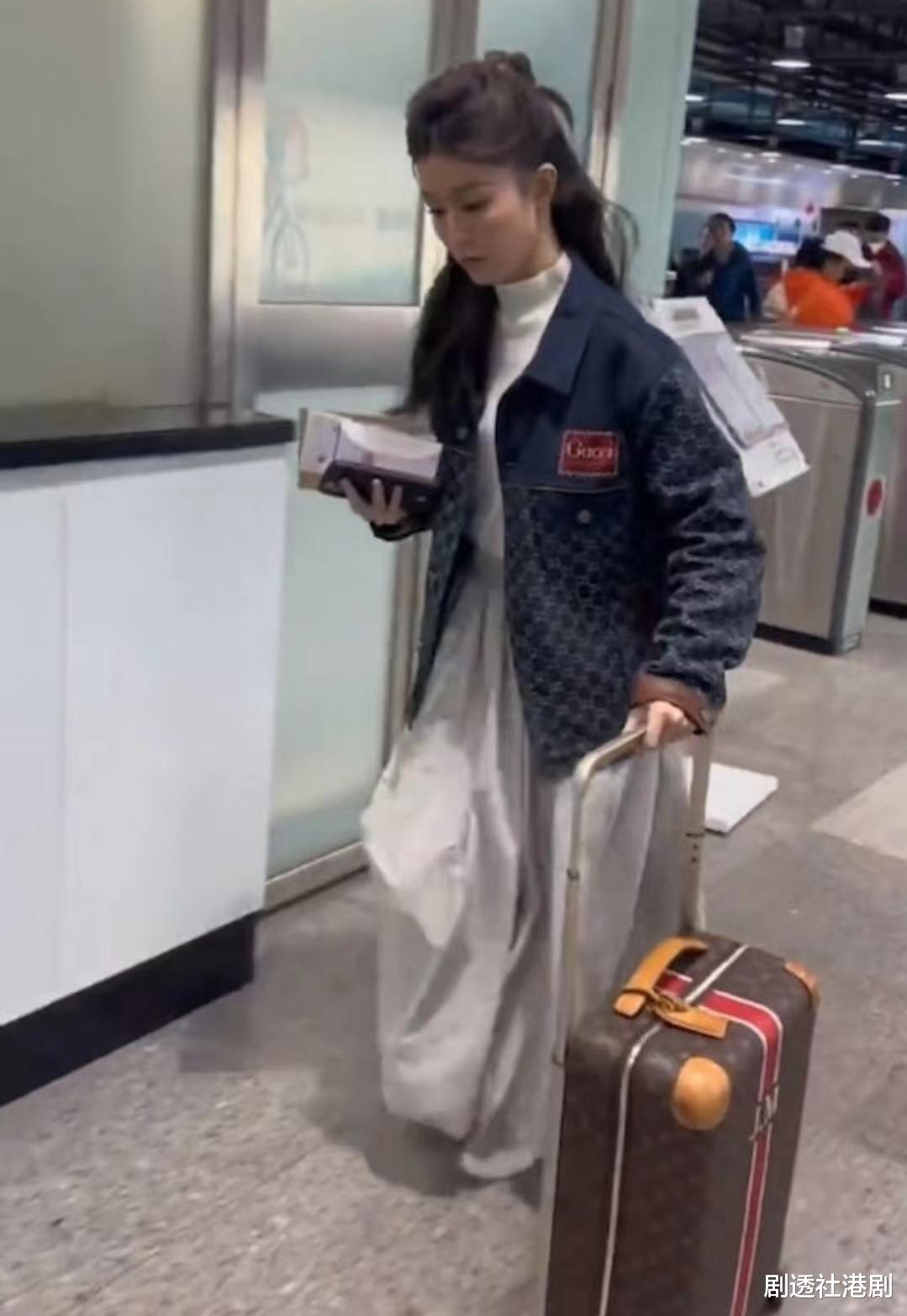 文咏珊|亲民！港女星全身超十万名牌现身地铁，婚后变过亿阔太拒做少奶奶