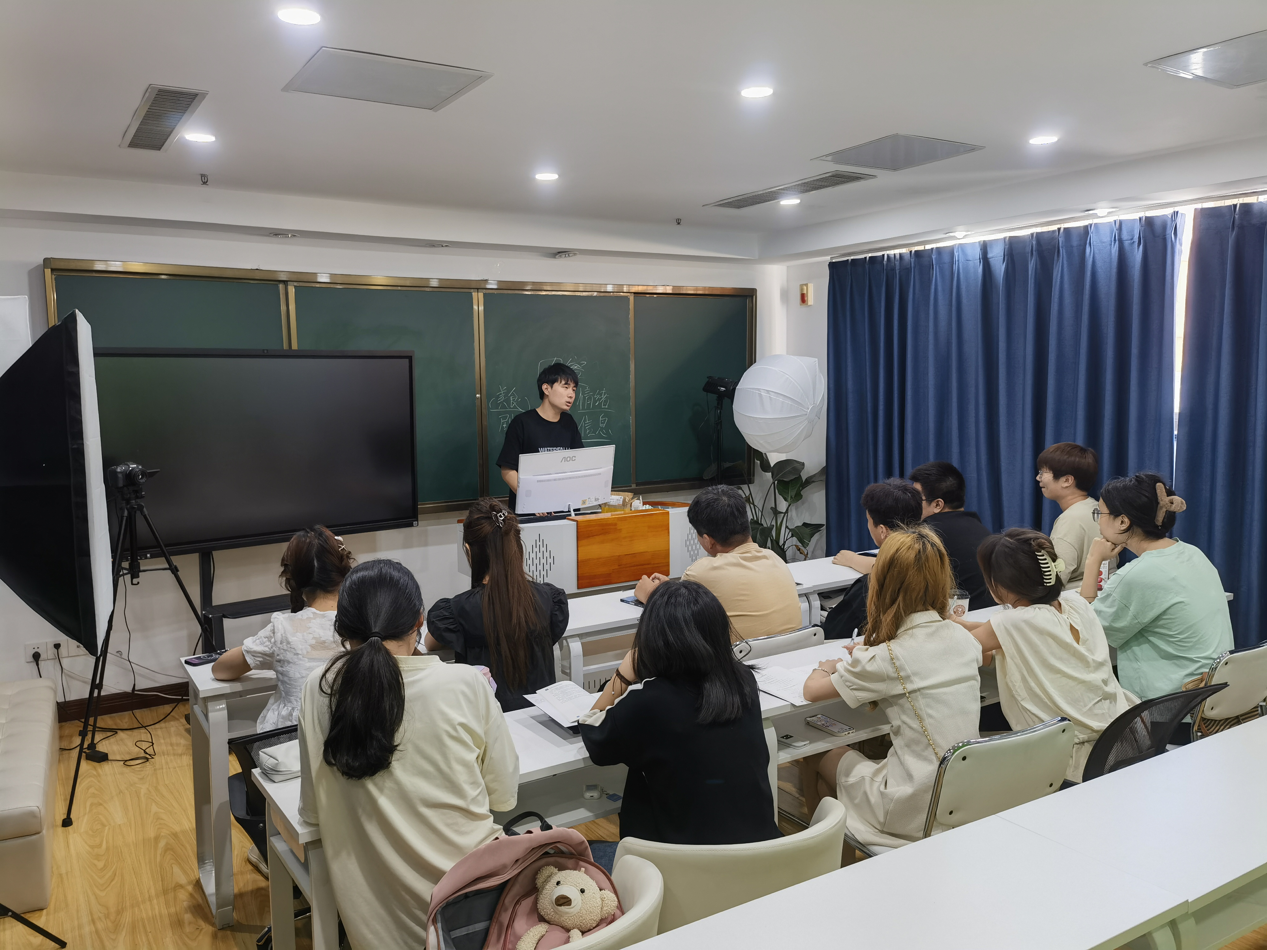 新媒体人才培养班解读：在校期间读大学，职业技能一并提升！