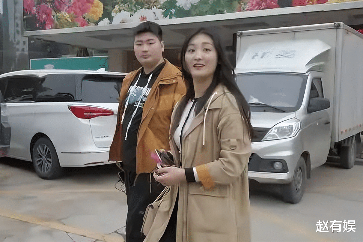 |陈萌独自去做产假，手拿B超单沉默不语，发文24字评价朱小伟