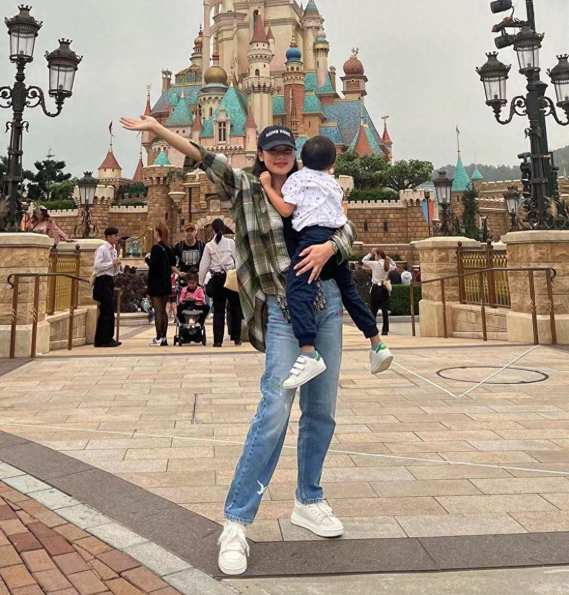 乐基儿公开承认与第二任丈夫离婚，首谈分手原因，暂不考虑恋爱