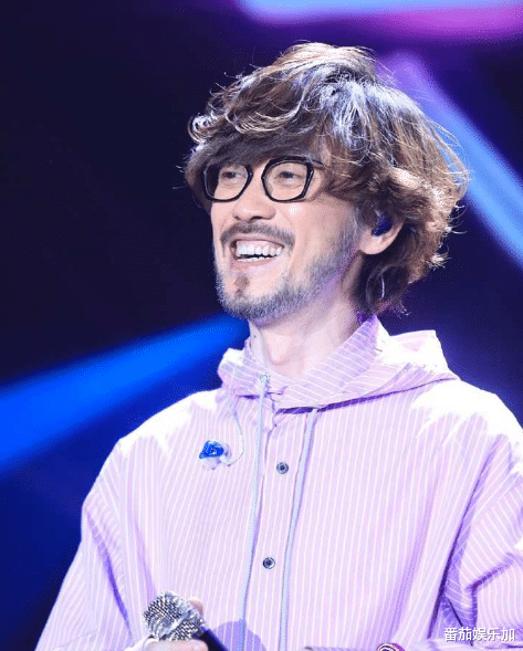 就在昨晚！知名歌手演唱会突然倒地！评论区沦陷