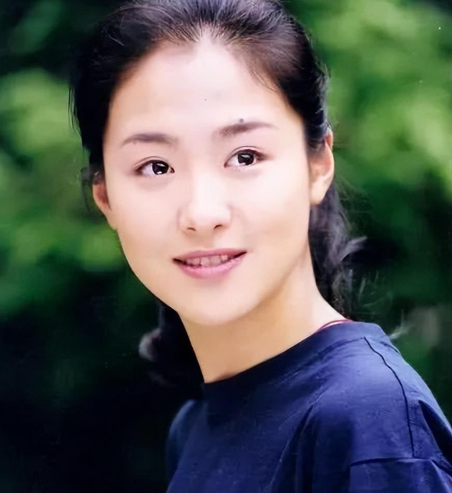 年轻时倾国倾城,老了却成“土肥圆”,这4位中年发福女星太可惜