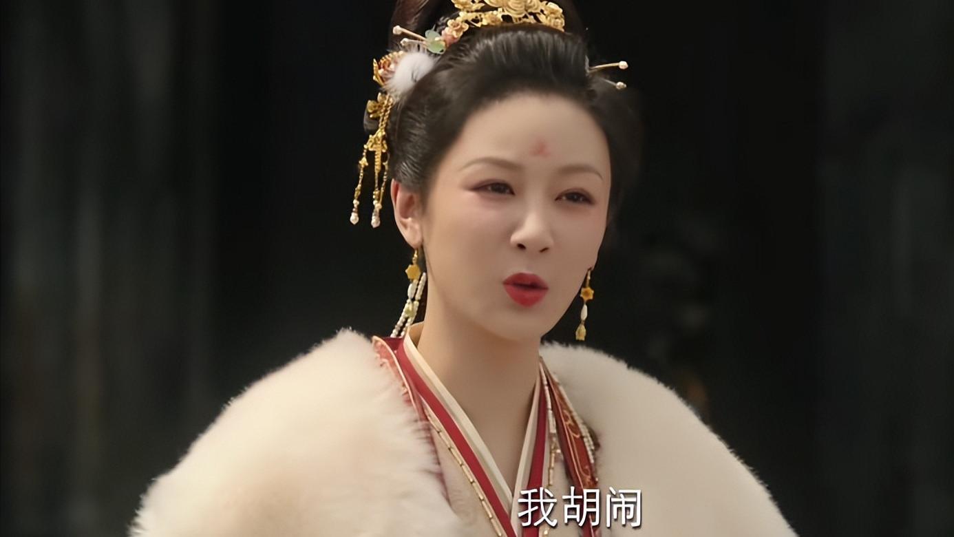 摘掉“第一美人”滤镜扮普女，30岁杨紫的清醒，会让多少人羞红脸