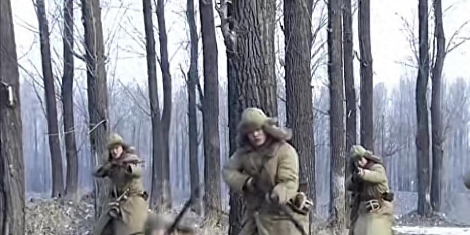 底裤外露、貂蝉打丧尸,这些侮辱观众的操作,简直不要太离谱!