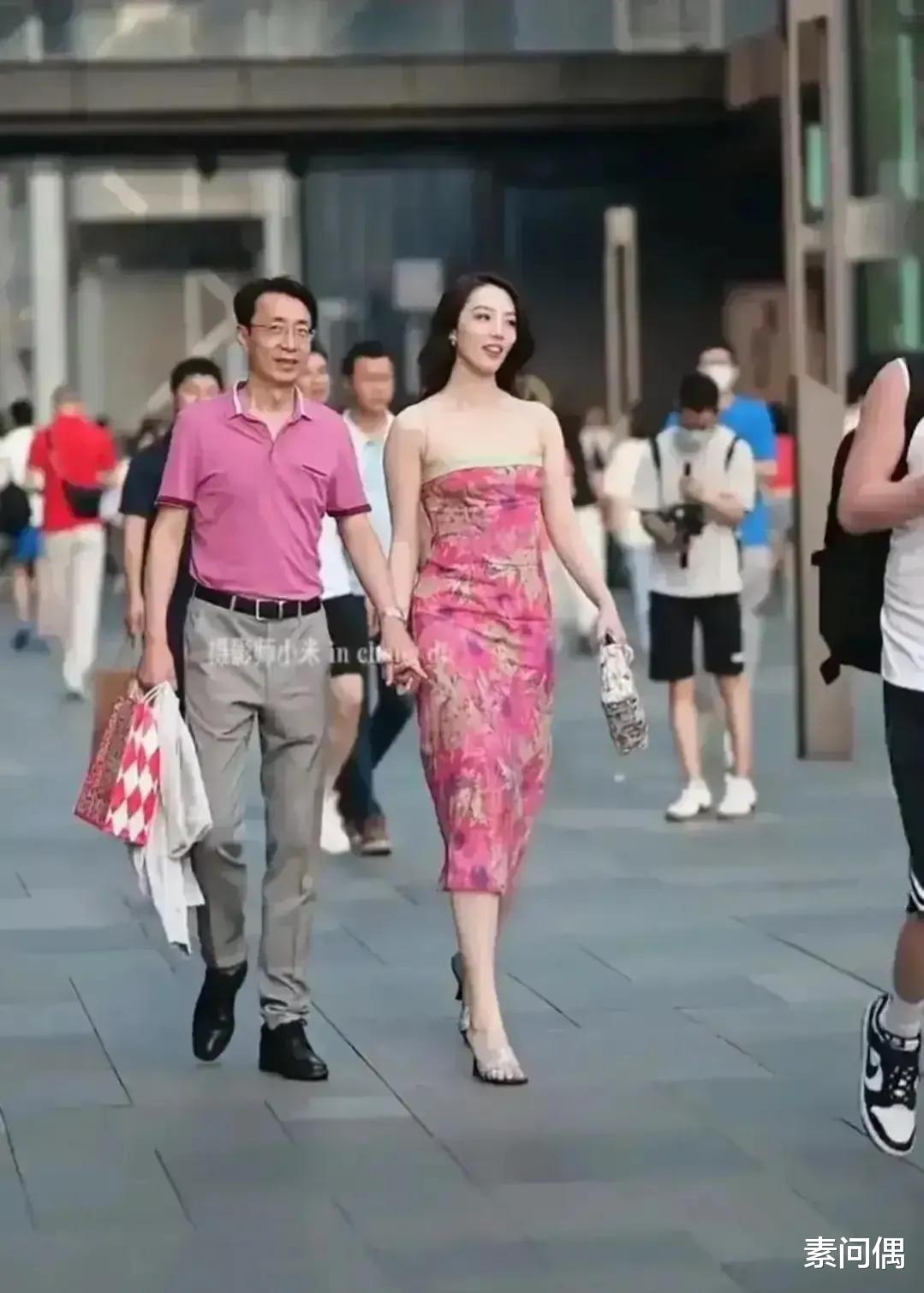 |中石油胡总出轨性感女下属,女方肤白貌美大长腿,个人账号被曝光