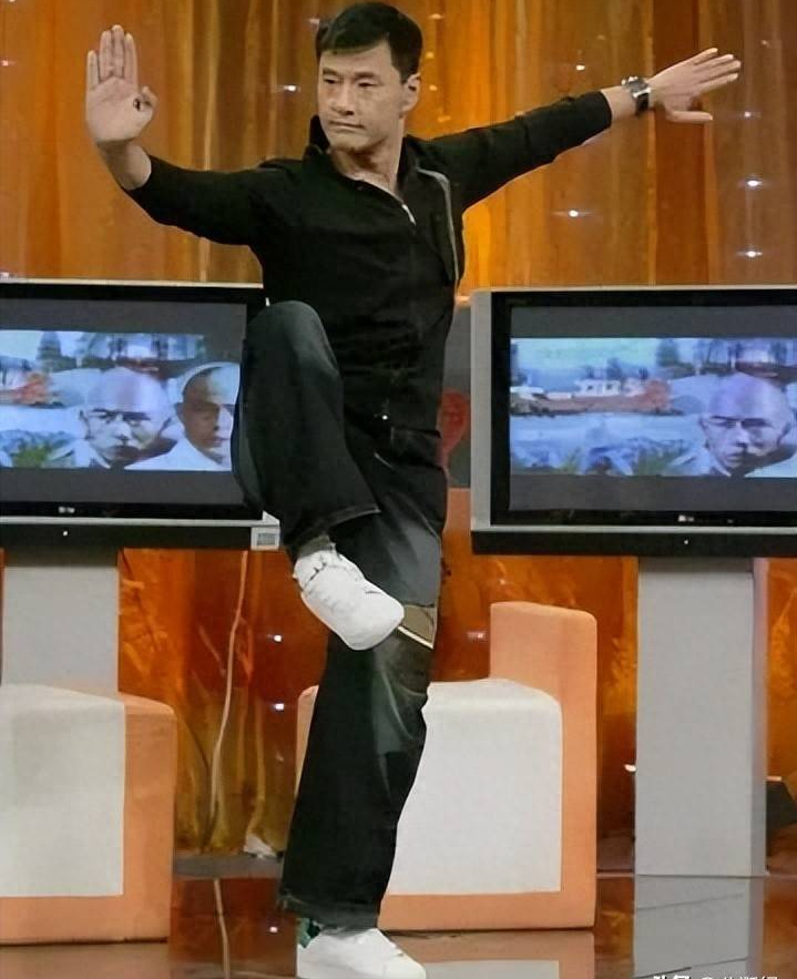 演员于荣光：结婚35年0绯闻，为何妻子63岁坚持要离婚