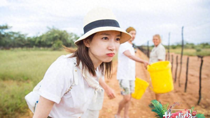 频繁“擦边”同性关系？千娇百媚的秦岚，终究被吐槽了