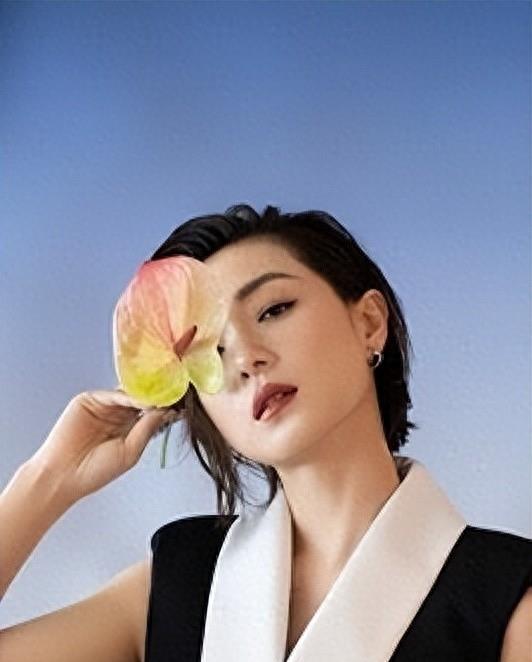 她是“最干净”女演员，曾7次拒绝导演的潜规则，今49岁凭实力走红