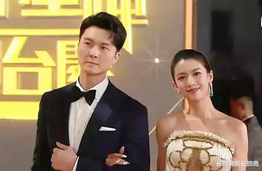 蔡思贝再惹非议，着装不合体收获满屏差评，网友：忍不住就想出风头