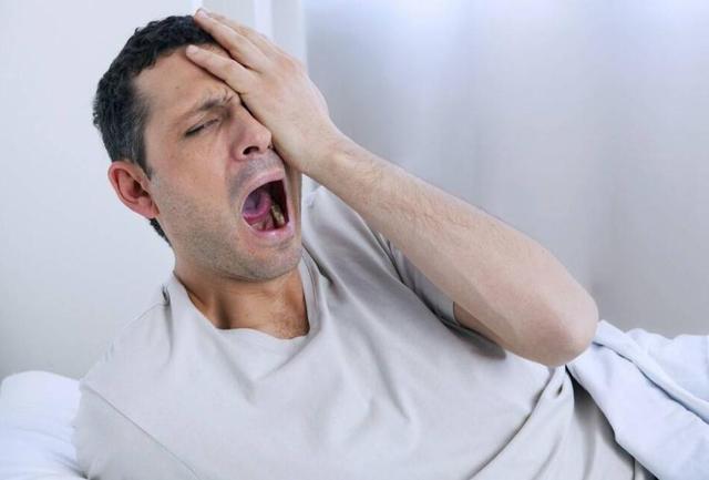 肝脏发出预警时，“手上”会有5个信号，有一个，建议尽快做肝CT