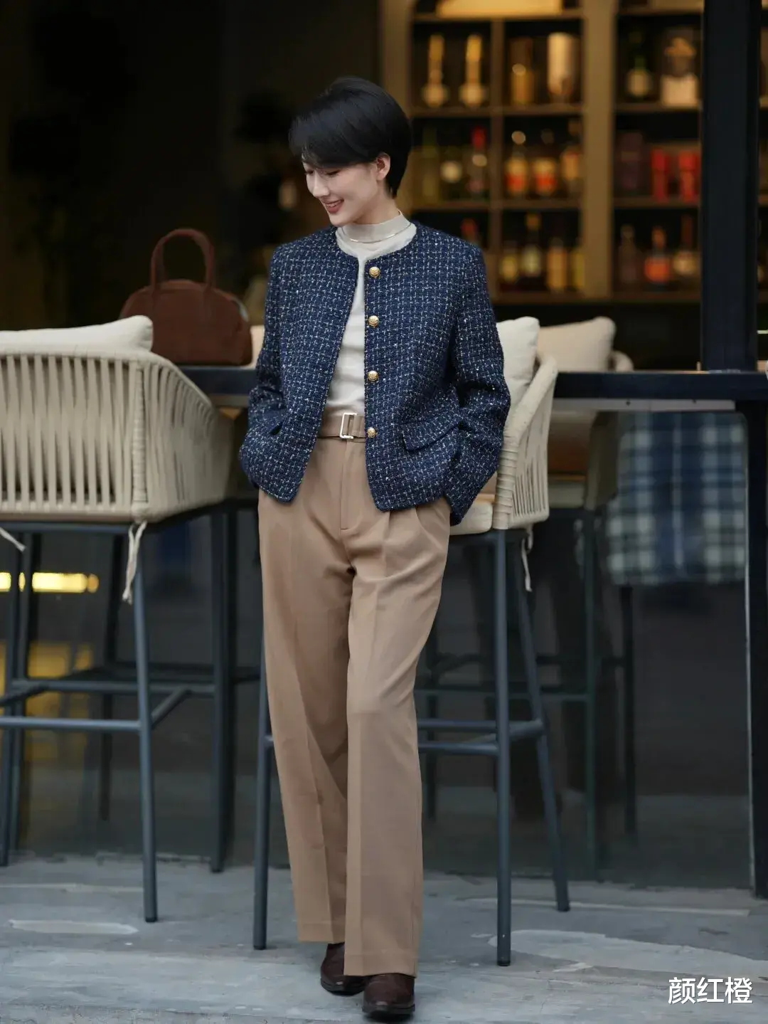 看到2024年的职场穿搭我发现:裤不紧身,外套不压身,高级又时髦