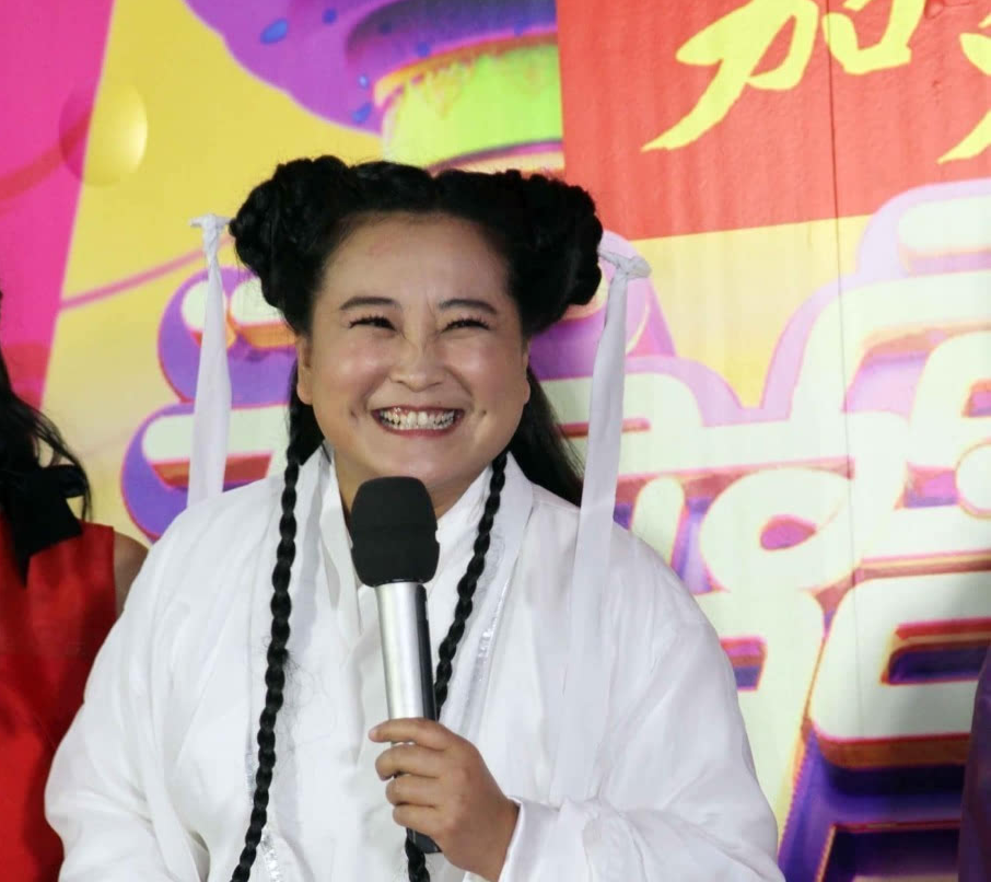短发 贾玲整容式近照曝光：暴瘦数十斤后颜值好看，背后是心酸泪