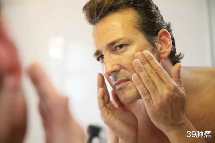 肝不好，脸先知？脸上出现4个症状，或是肝脏在呼救，尽早检查