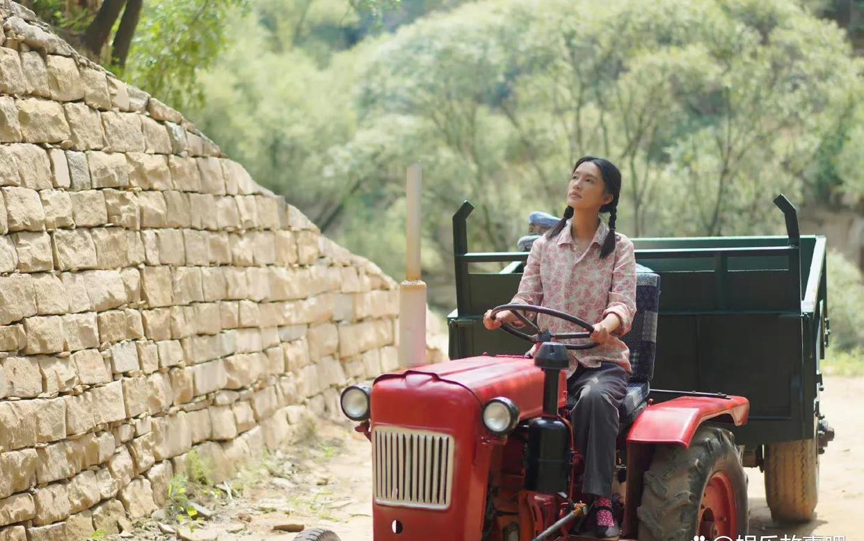 李沁|人生之路:但凡李沁演技拉胯一点,都压不住张嘉倪的美