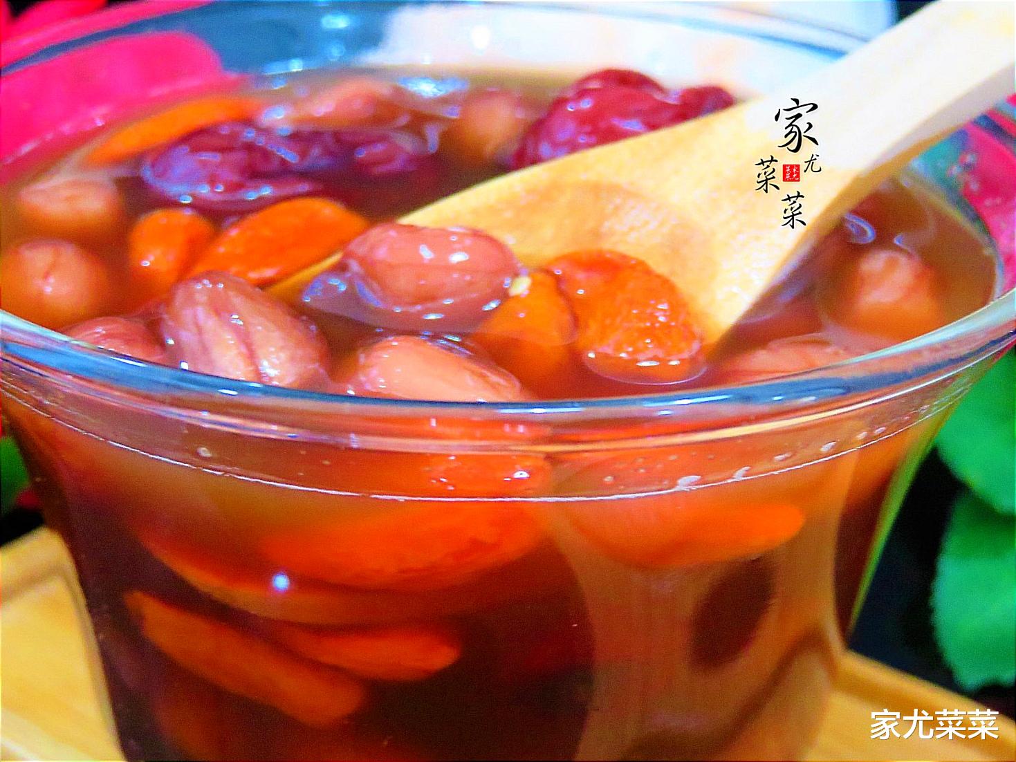 特别适合夏天喝的汤饮，赶走寒湿，让女人开心又美丽，气血充盈，好显年轻！