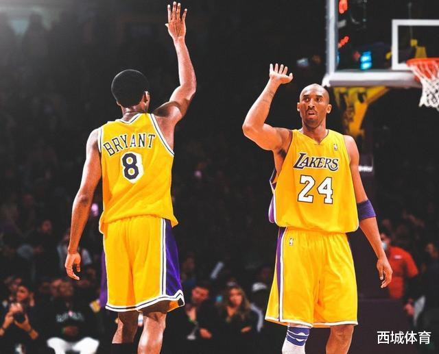 贾巴尔|15次在最佳阵容中脱颖而出是一件多么困难的事情？历史上只有四人做了这件事，乔丹魔术师也很可惜被淘汰