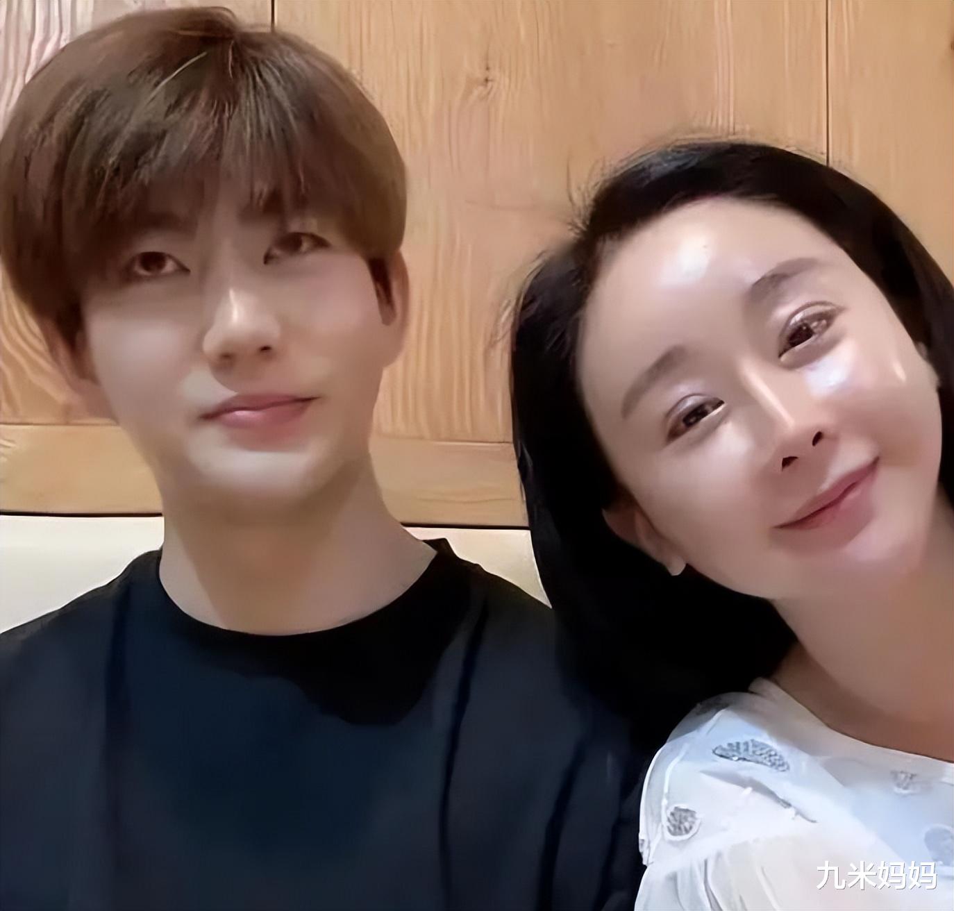 咸素媛称自己女儿有妹妹了，网友表示：只关心她和陈华到底离婚没