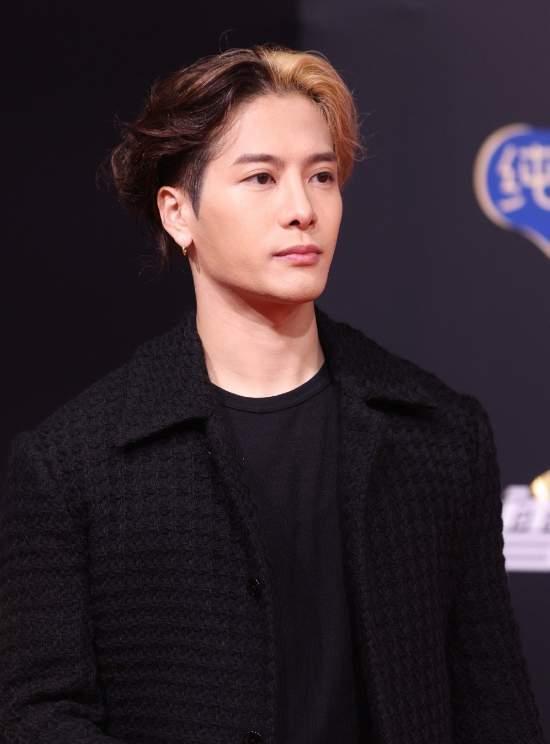 久违的音乐晚会，周笔畅又乱穿，谢娜跳脱放飞，周深深情有魅力