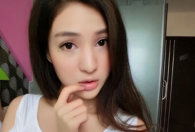 郭美美出狱后继续做网红,染头发还做医美,与5位男子包间聚会