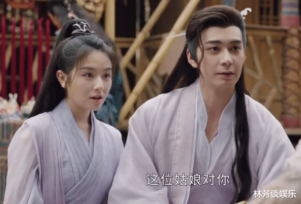 成龙|挤眉弄眼，神情做作？23岁李兰迪出手，带来教科书“机灵鬼演技”