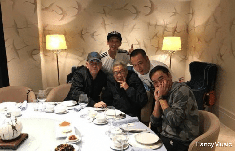 老戏骨刘兆铭晚节不保?跟争议艺人黄秋生交好,兄弟几人其乐融融