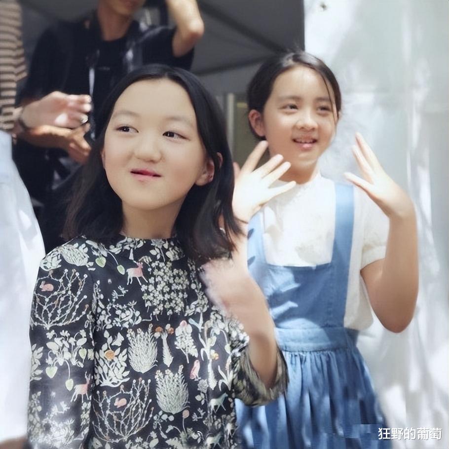 李嫣|李嫣:13岁出国留学,17岁身高猛长气场似王菲,爱上成熟装扮