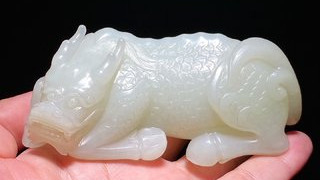 |清乾隆 和田玉籽料 白玉 麒麟 摆件纸镇  詒晋斋款