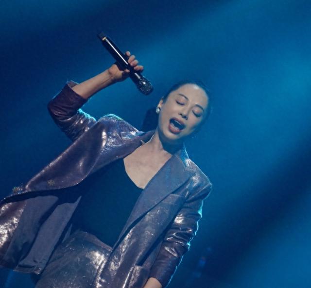 黄绮珊变吉娜？55岁整容逆袭，网友惊呼神仙技术