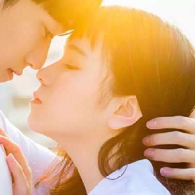 为什么男生在亲亲的时候喜欢摸胸?