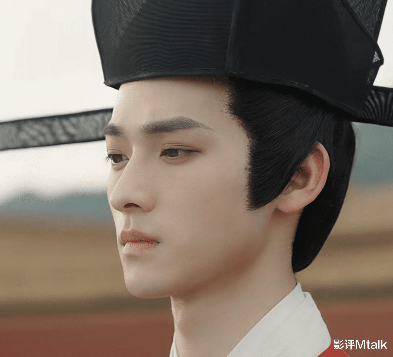 古装剧中这种鬓角,到底是哪个老6发明的?谁的鬓角能扎到后脑勺