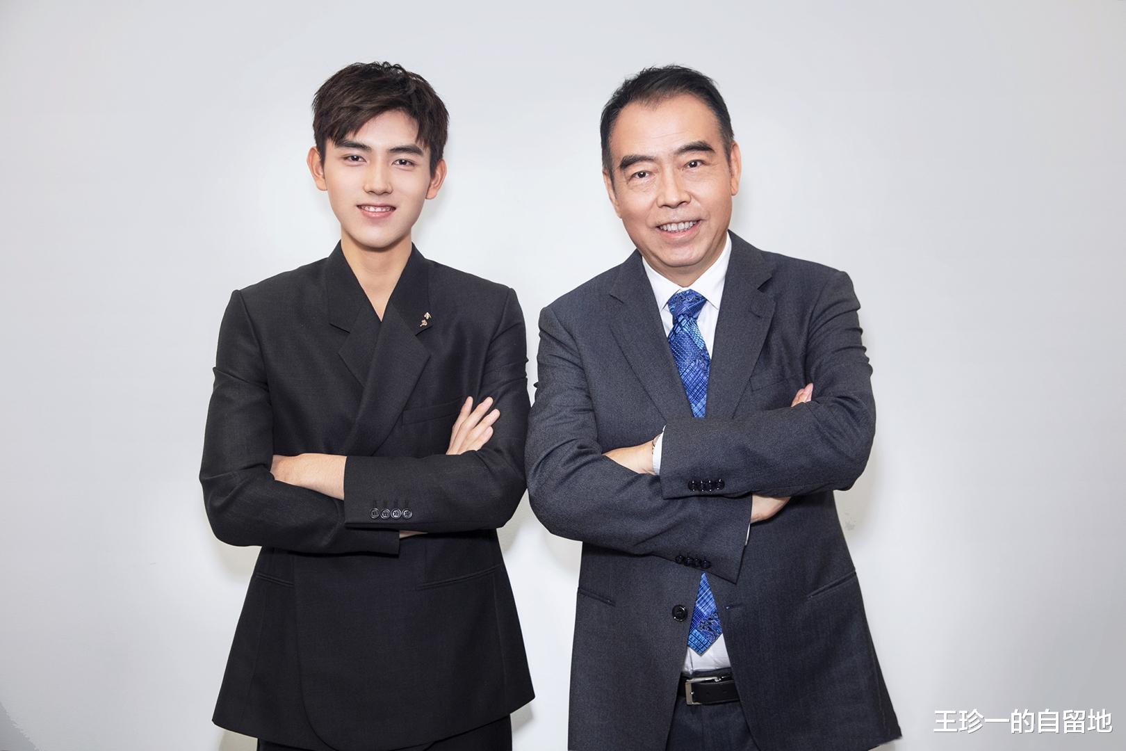 陈飞宇|陈飞宇一天5瓜!睡粉、撒谎单身、床照被曝、掉粉10万,太生猛了