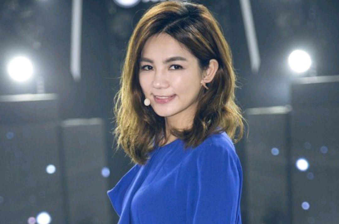 同样是总冠军,为什么王心凌成功翻红,陈嘉桦却掀不起水花