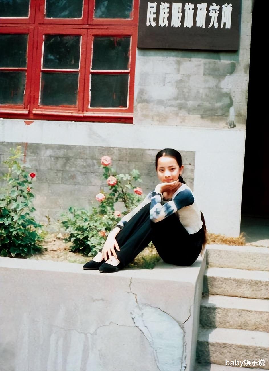 李思思|“央视花旦”李思思：嫁大学同学，3年生2子，婚后被老公宠上天